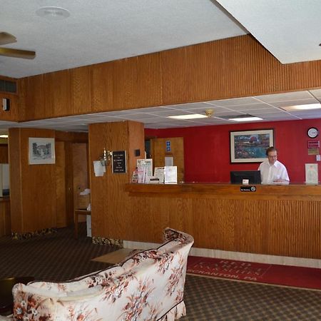Red Carpet Inn And Suites Scranton Exterior photo