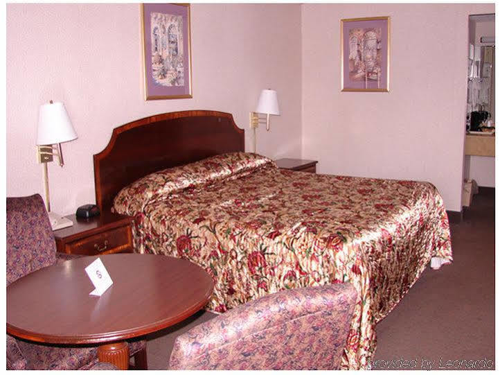 Red Carpet Inn And Suites Scranton Exterior photo